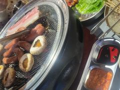 -围炉肉舍•炭烤活鳗•丹东海鲜烤肉(步行街店)