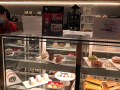 面包甜点陈列柜-Tims天好咖啡·贝果(拉斐尔云廊店)