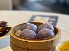 紫甘蓝流沙包-凯悦酒家