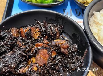 美滋滋的干菜扣肉，太下饭啦！
