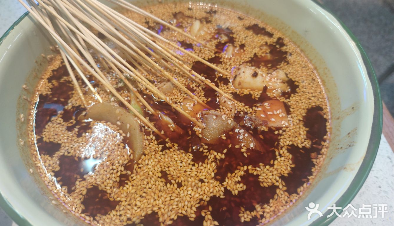 钵钵鸡，一元一串的钵钵鸡