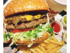 -The Habit Burger Grill 哈比特汉堡(复兴soho店)