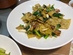 -黄泥岗·地道湖北菜(奥特莱斯店)