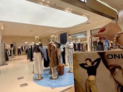 -百盛(万象城店)