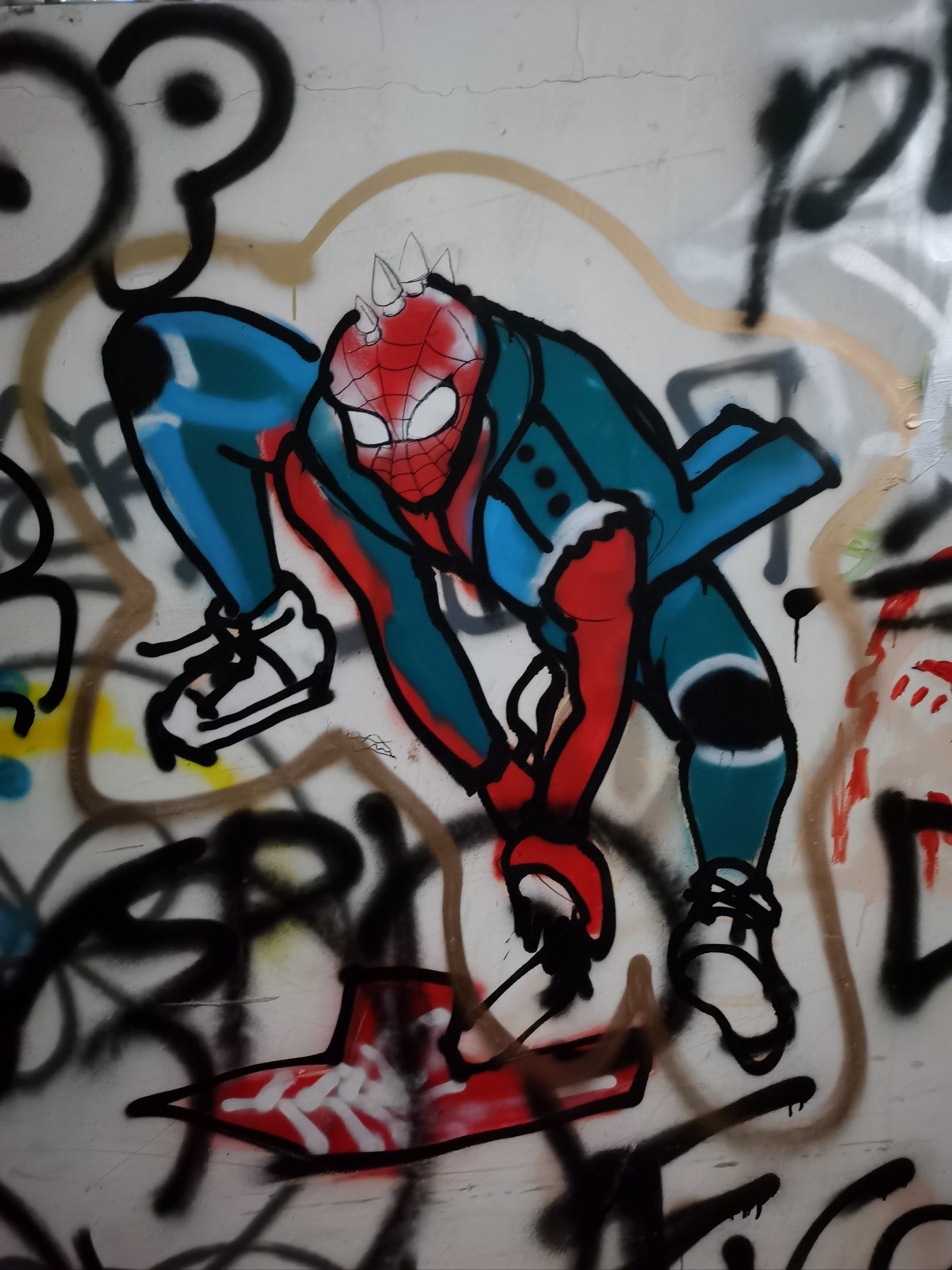 不用跑厦大北京也有随性涂鸦墙