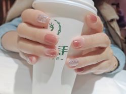 -孔雀手美甲美睫护理