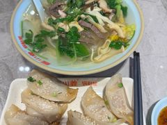 -小姜锅贴(凤凰街店)