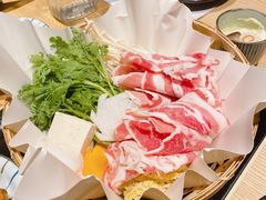 -枝魯枝魯自助料理
