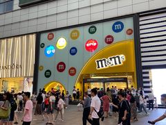 -m豆巧克力世界(上海世茂广场店)