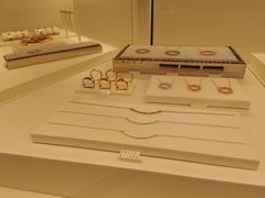 -Tiffany & Co.蒂芙尼
(杭州大厦店)