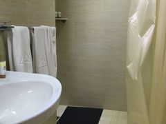 -燕山大酒店