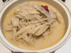 -桂满陇·江南茶餐厅·蟹黄小笼汤包(中山公园店)