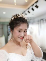 -雪莉美妆婚纱馆