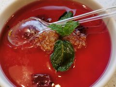 鲜火龙果冰粉-老佛爷铜炉蛙锅(海岸城店)