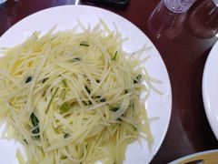 -金冠水饺园(泰山大街辅路店)