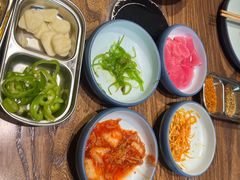 -明洞阿姨·韩式酱蟹烤肉·创意料理(三元桥店)