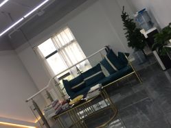 -茶发Salon·烫发染发理发