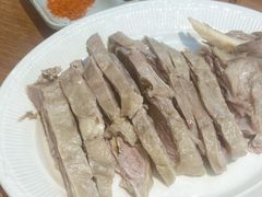 手抓羊腿肉一斤-贯贯吉·清真餐厅(浙江中路店)