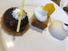 小蛋糕-松山湖凯悦酒店·Café自助餐厅·周末火舞秀表演