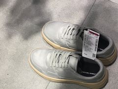 -URBAN REVIVO(欢乐海岸购物中心店)