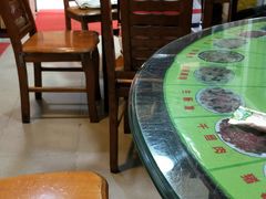 大堂-华哥新鲜猪精品美食