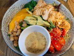 鸡肉牛油果芒果色拉-Wagas沃歌斯(北京君太百货店)