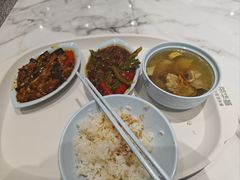 -荣华基·现炒快餐(肇嘉浜路店)