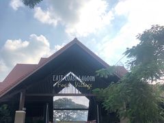 -东海岸人工湖美食村