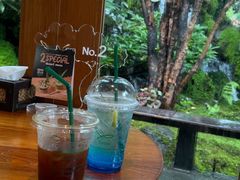 -Chom Cafe and Restaurant