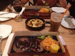 -必胜客(安盛金马店)