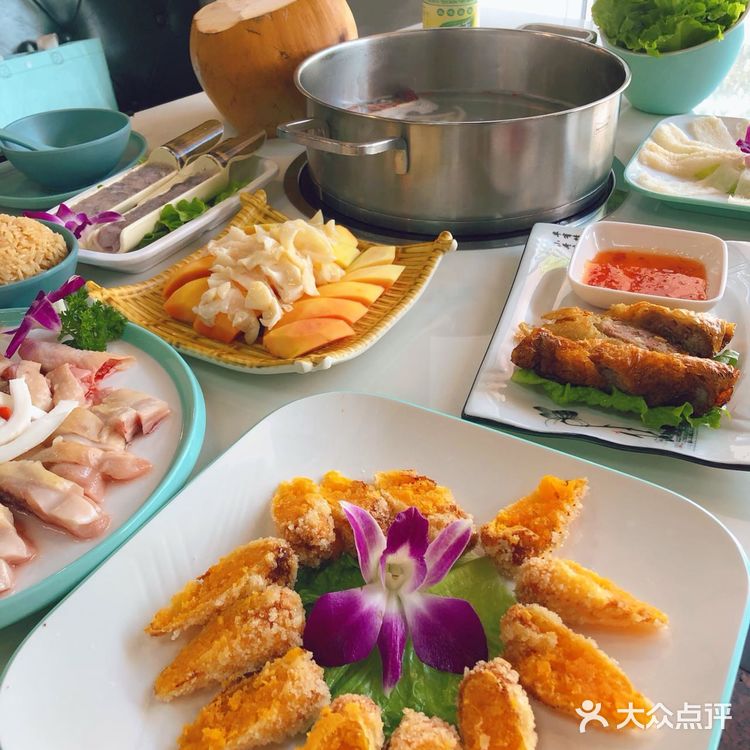 吸收了鸡油的米饭亮蹭蹭的特吸引人!