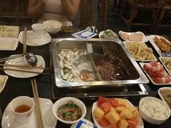 -百年川椒重庆老火锅(光谷店)