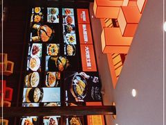 -阿瓦山寨·湘菜现炒·剁椒鱼头王(咸阳总店)