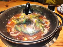 黄辣丁鲜鱼锅-小小河边鱼(天润城店)