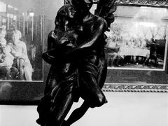 铜雕-露西亚咖啡西餐厅(哈尔滨俄侨纪念馆店)