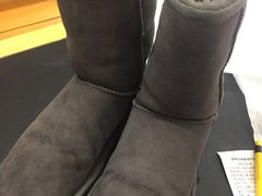 -爱革·奢品·鞋包·衣物·家居(金桥国际商业广场店)