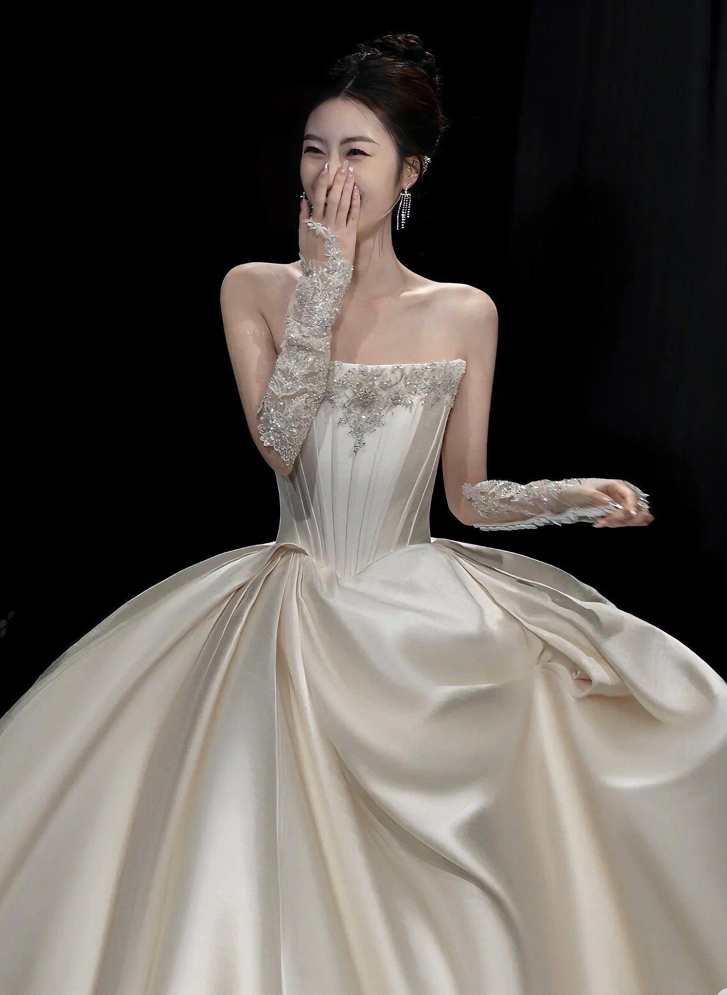 韩剧里女主角 宝应婚纱礼服