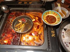 -老牌坊云南鱼豆花火锅(哈西万达店)