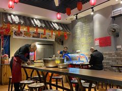 大堂-爆炸头阿姨小四川正宗川味小吃(无任何分店)