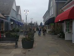 -伦敦比斯特购物村