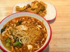 -二钢串叔麻辣烫(华龙大厦店)