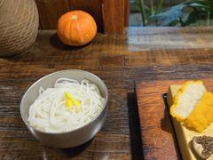 -银米·云南传统过桥米线(双廊黑金冠店)