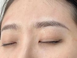 -一个差评成就的纹眉店