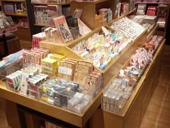 -九木杂物社(新奥购物中心店)