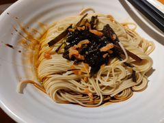 上海特色开洋葱油拌面-姚面记·海派家常菜(恒基名人购物中心店)