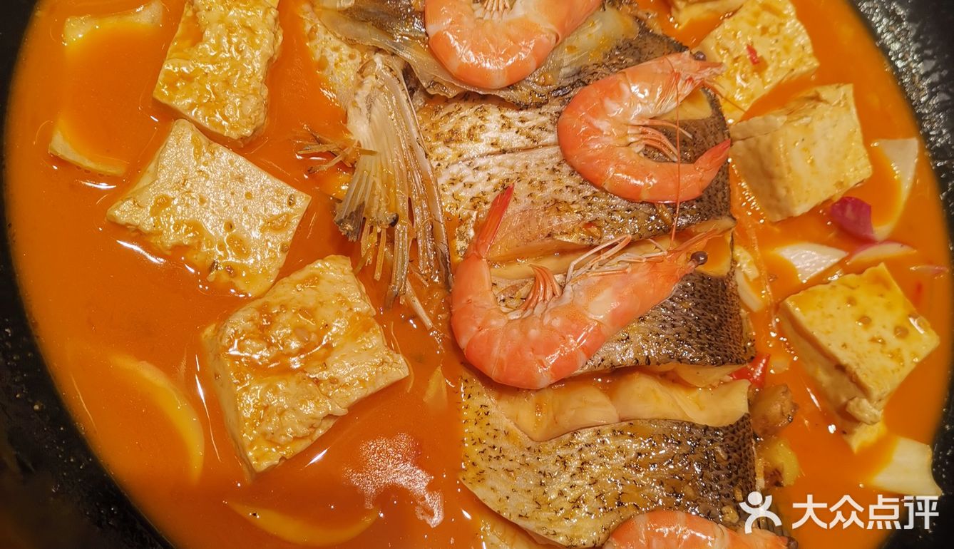 主打松江本帮菜，开了很久，特色菜是勾魂鱼，那个鱼汤真的挺勾魂
