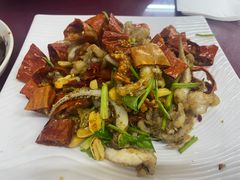 脆椒辣鱿鱼-兴国苑酒店