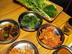 -青瓦炭韩潮烤肉(花园道店)