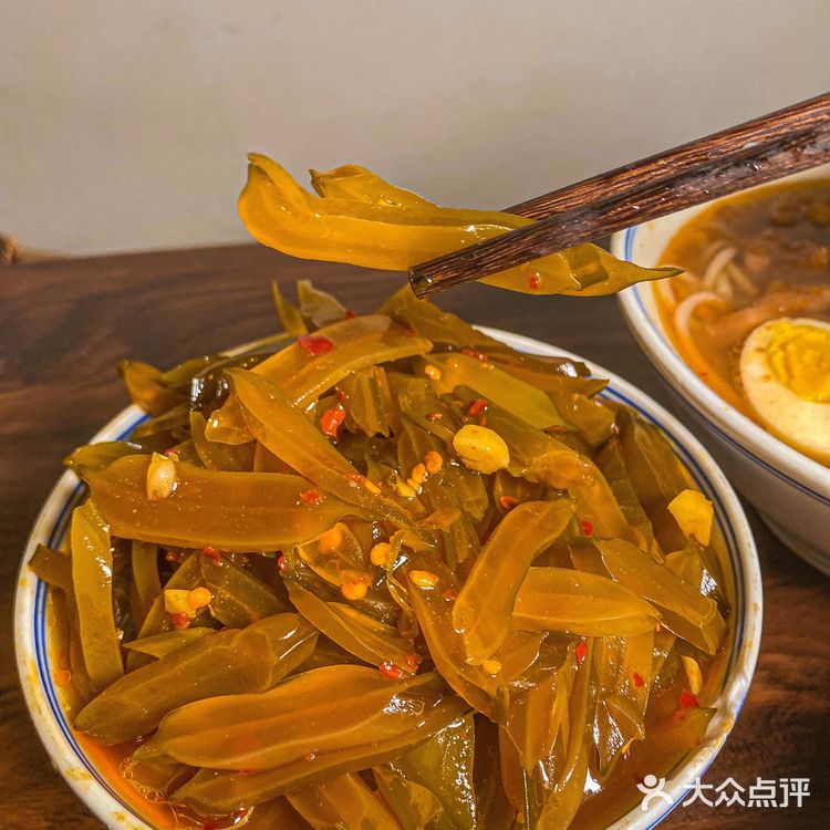 暴雨天也要来吃的肥肠粉太好嗦 