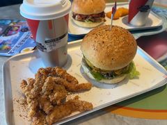 -必胜客(尹山湖歌林公园店)